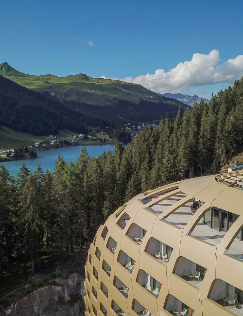 Aussenansicht AlpenGold im Sommer