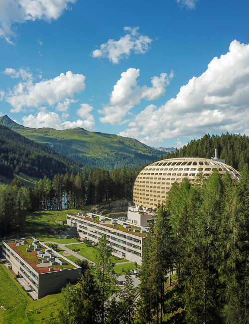 Aussenansicht AlpenGold im Sommer